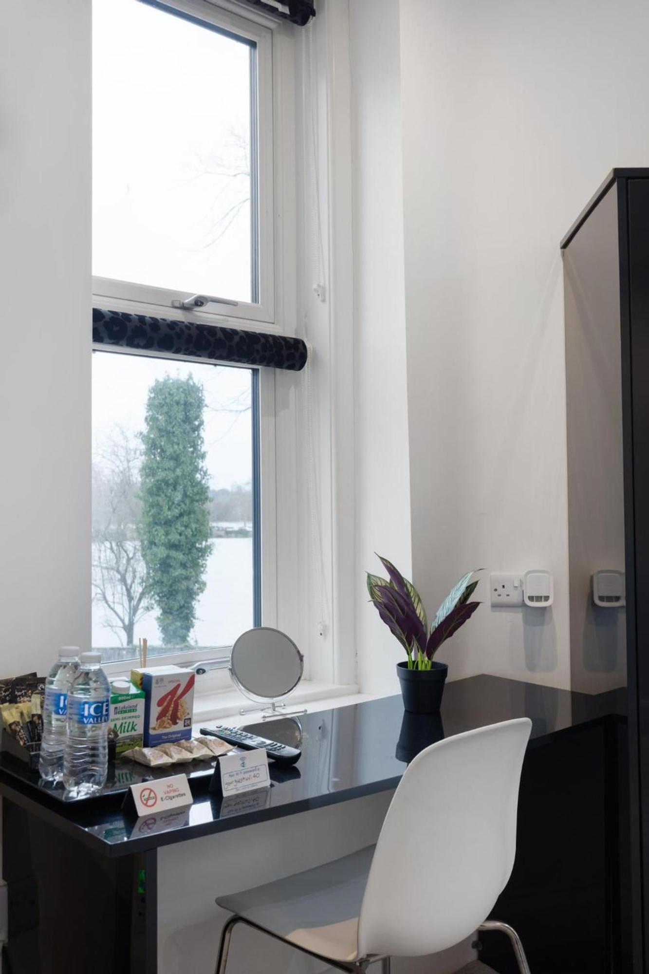 Modern City Centre Studio Apartment 202 牛津 外观 照片