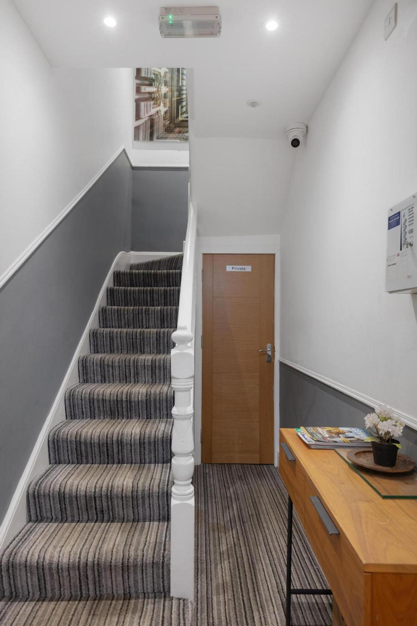 Modern City Centre Studio Apartment 202 牛津 外观 照片